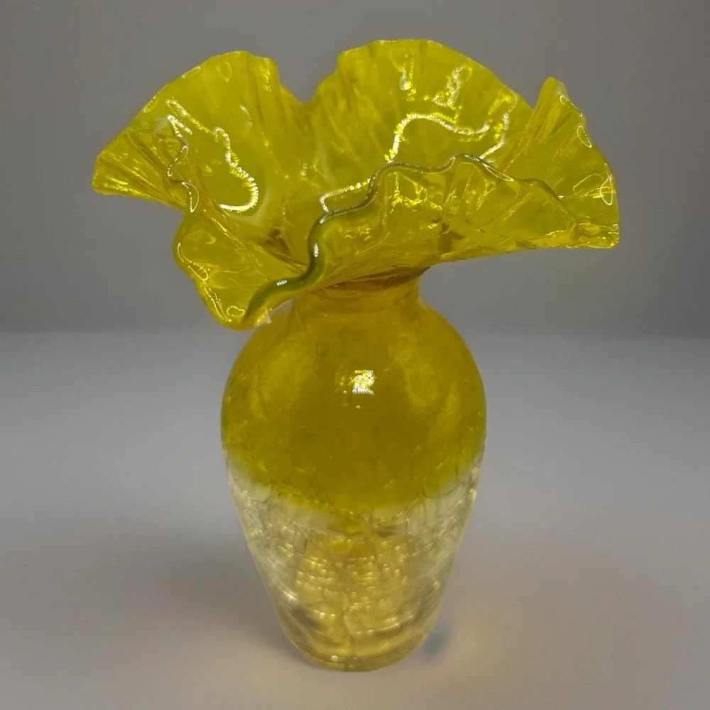 Blenko style hand blown yellow‎ art glass vase with a ruffled rim GLOWS RED